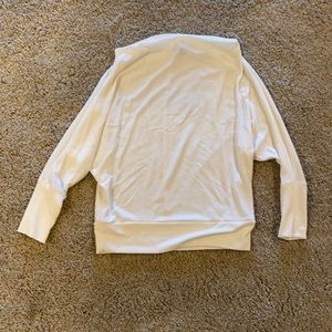 Ballet style sweater, textured. Boat neckline